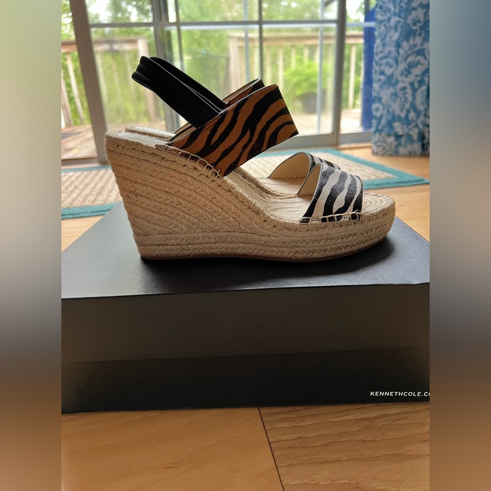 Kenneth Cole espadrille wedge shoe animal print size 7.5